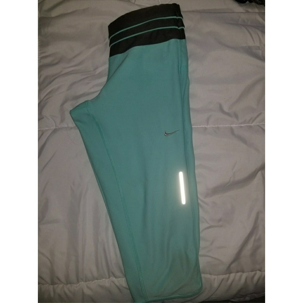 Nike Dri-Fit crop workout leggings tights